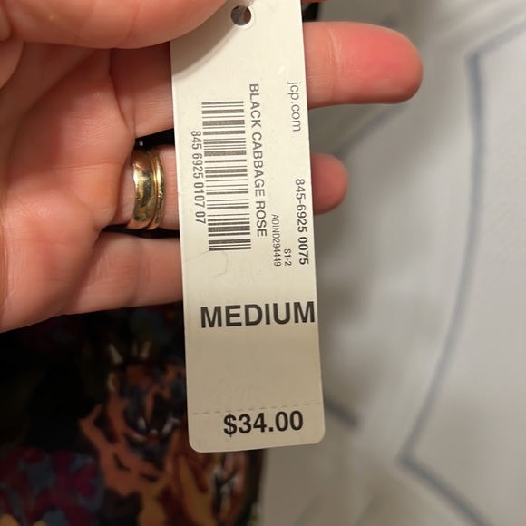 NWT Floral tank - Picture 5 of 6